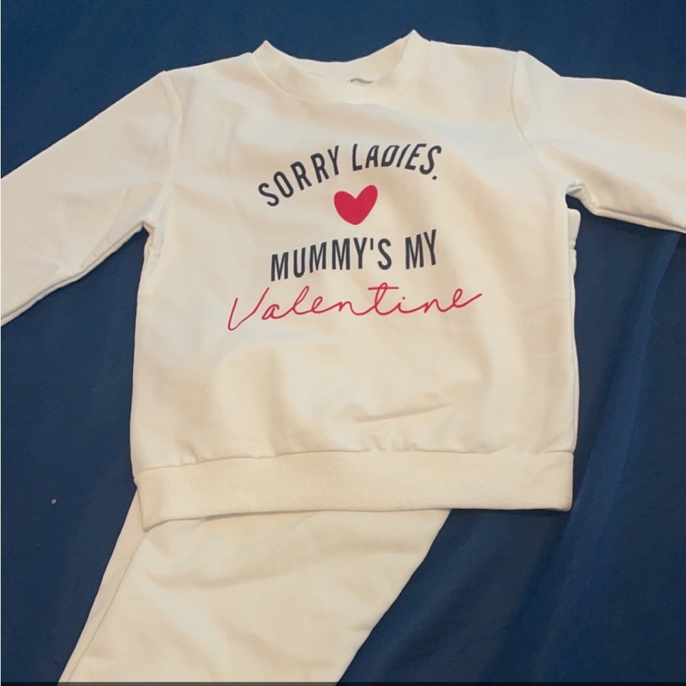2/3T sweat suit worn once